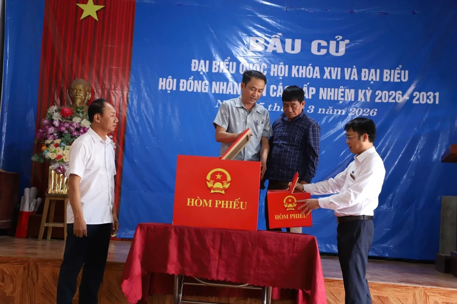 Đồng bào Công giáo Ninh Bình "tốt đời, đẹp đạo" qua từng lá phiếu Đồng bào Công giáo Ninh Bình "tốt đời, đẹp đạo" qua từng lá phiếu