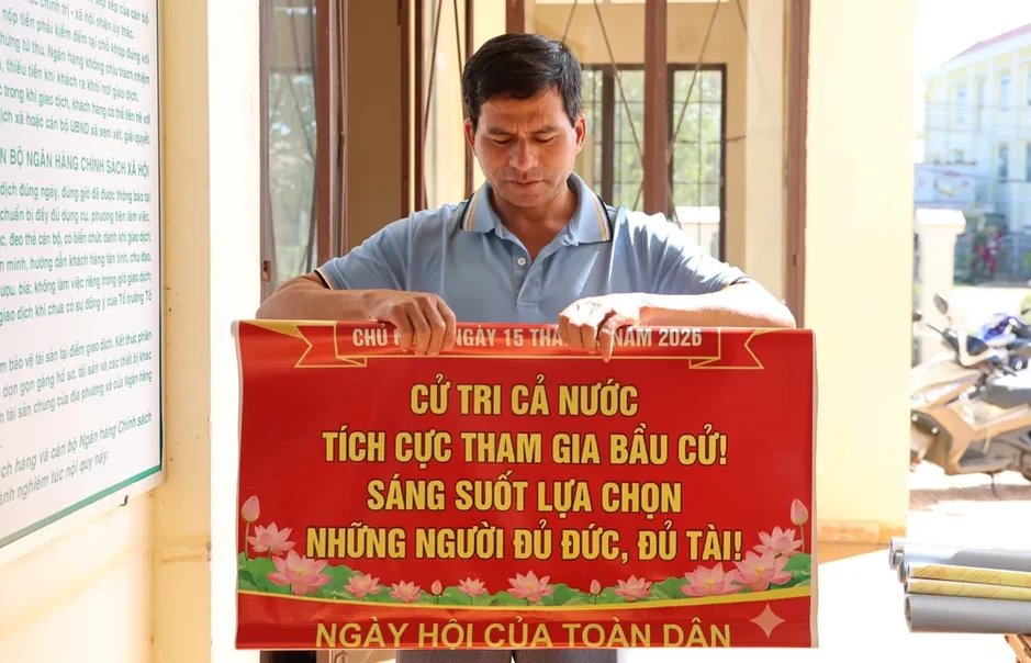 Đồng bào Tây Nguyên nô nức chuẩn bị cho "ngày hội toàn dân" Đồng bào Tây Nguyên nô nức chuẩn bị cho "ngày hội toàn dân"