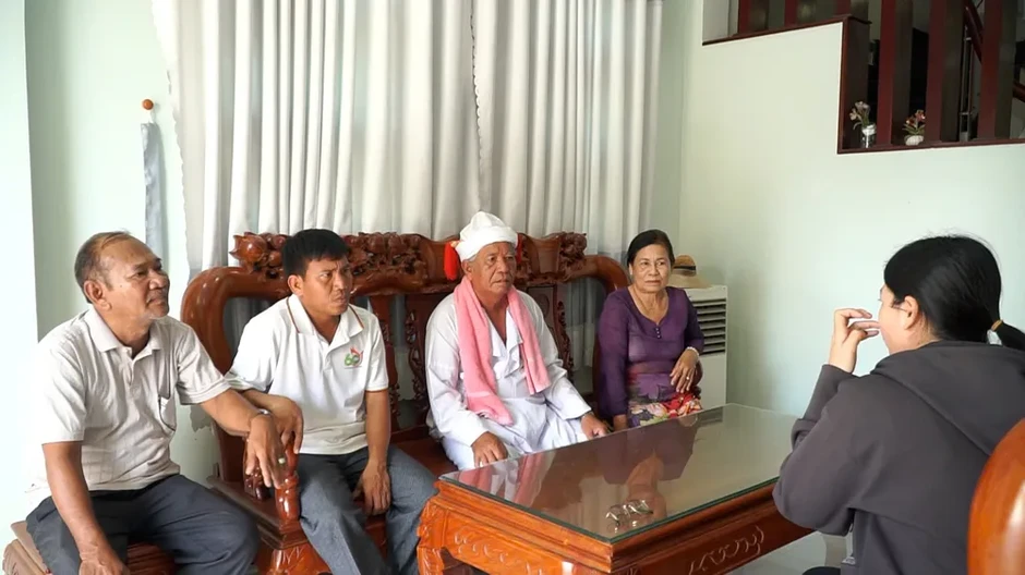 Đồng bào Tây Nguyên nô nức chuẩn bị cho "ngày hội toàn dân" Đồng bào Tây Nguyên nô nức chuẩn bị cho "ngày hội toàn dân"