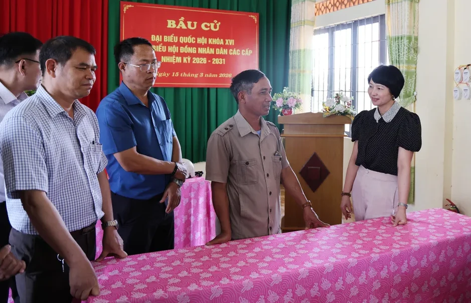Đồng bào Tây Nguyên nô nức chuẩn bị cho "ngày hội toàn dân" Đồng bào Tây Nguyên nô nức chuẩn bị cho "ngày hội toàn dân"