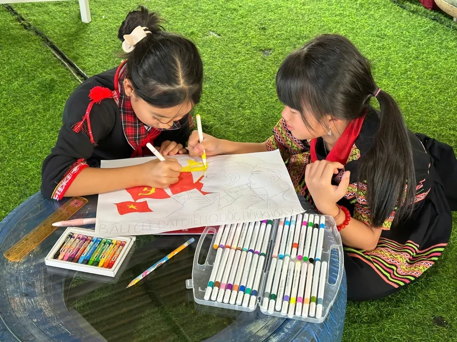 Đồng bào Tây Nguyên nô nức chuẩn bị cho "ngày hội toàn dân" Đồng bào Tây Nguyên nô nức chuẩn bị cho "ngày hội toàn dân"