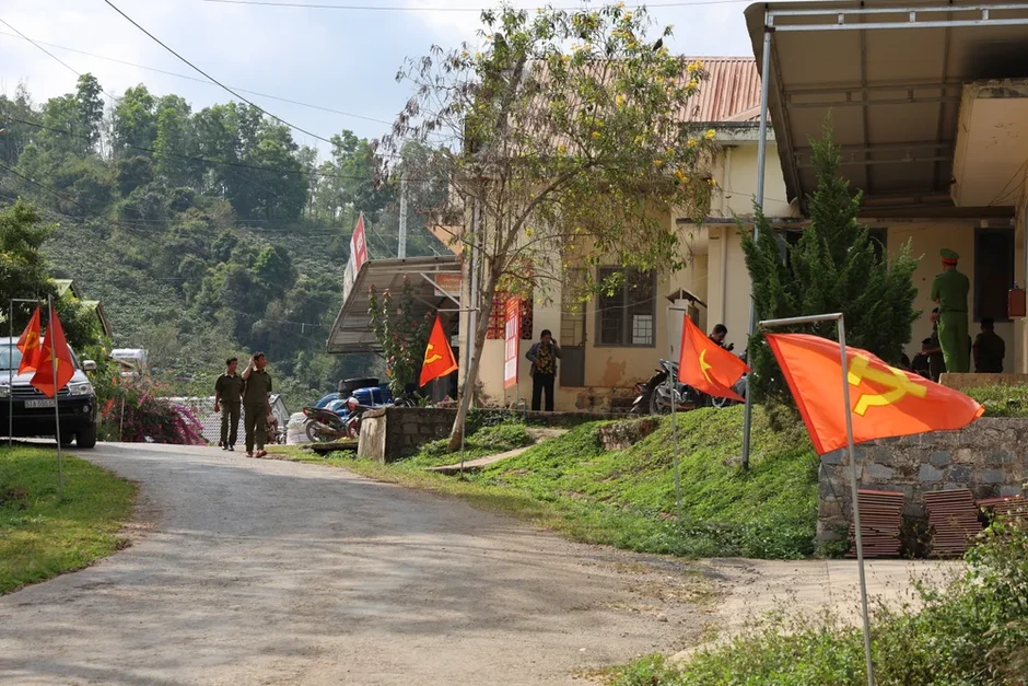 Đồng bào Tây Nguyên nô nức chuẩn bị cho "ngày hội toàn dân" Đồng bào Tây Nguyên nô nức chuẩn bị cho "ngày hội toàn dân"