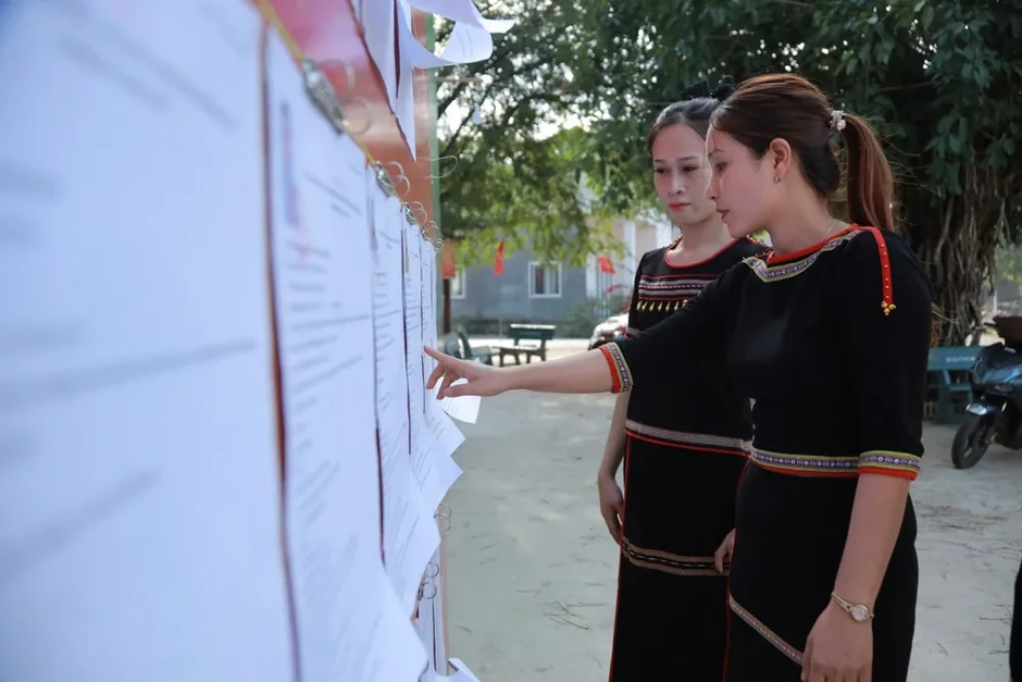 Đồng bào Tây Nguyên nô nức chuẩn bị cho "ngày hội toàn dân" Đồng bào Tây Nguyên nô nức chuẩn bị cho "ngày hội toàn dân"
