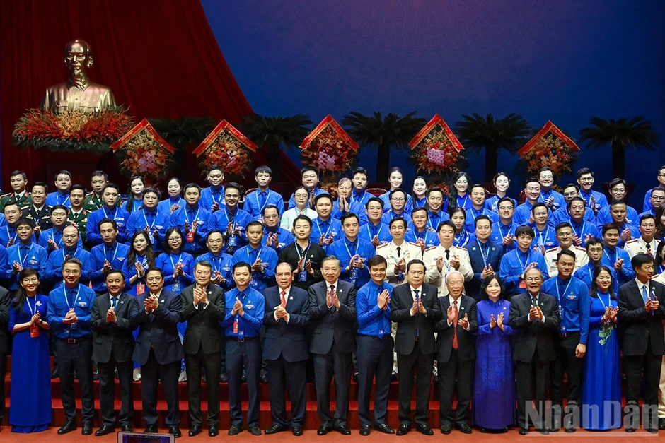 Đồng chí Bùi Quang Huy được bầu giữ chức Bí thư thứ nhất Trung ương Đoàn khóa XIII Đồng chí Bùi Quang Huy được bầu giữ chức Bí thư thứ nhất Trung ương Đoàn khóa XIII