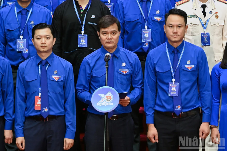 Đồng chí Bùi Quang Huy được bầu giữ chức Bí thư thứ nhất Trung ương Đoàn khóa XIII Đồng chí Bùi Quang Huy được bầu giữ chức Bí thư thứ nhất Trung ương Đoàn khóa XIII