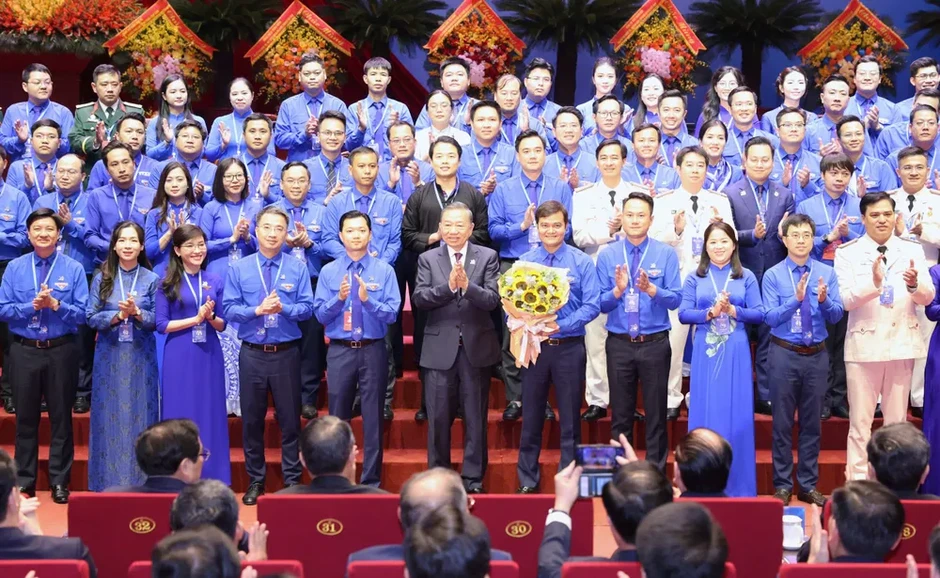 Đồng chí Bùi Quang Huy tái đắc cử Bí thư thứ nhất Trung ương Đoàn Đồng chí Bùi Quang Huy tái đắc cử Bí thư thứ nhất Trung ương Đoàn