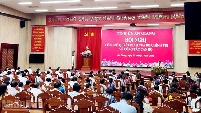 Đồng chí Lê Quang Tùng giữ chức Bí thư Tỉnh ủy An Giang Đồng chí Lê Quang Tùng giữ chức Bí thư Tỉnh ủy An Giang