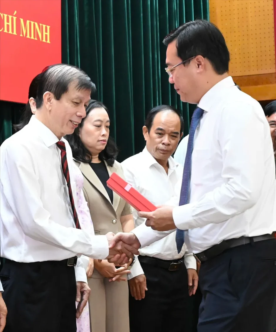 Đồng chí Lê Quốc Phong: Sự ra đời cơ quan Báo và Phát thanh, Truyền hình TPHCM là khởi đầu hành trình mới Đồng chí Lê Quốc Phong: Sự ra đời cơ quan Báo và Phát thanh, Truyền hình TPHCM là khởi đầu hành trình mới