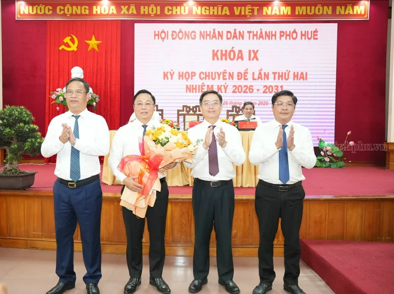 Đồng chí Lê Trí Thanh được bầu giữ chức Chủ tịch UBND TP Huế