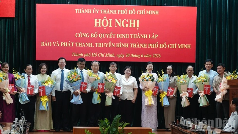 Đồng chí Lê Văn Minh được bổ nhiệm giữ chức Tổng Giám đốc Cơ quan Báo và Phát thanh, Truyền hình Thành phố Hồ Chí Minh Đồng chí Lê Văn Minh được bổ nhiệm giữ chức Tổng Giám đốc Cơ quan Báo và Phát thanh, Truyền hình Thành phố Hồ Chí Minh
