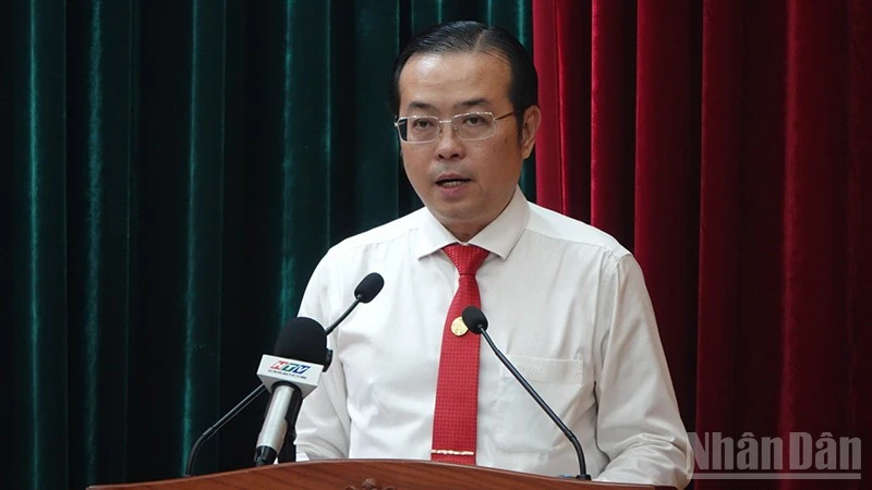 Đồng chí Lê Văn Minh được bổ nhiệm giữ chức Tổng Giám đốc Cơ quan Báo và Phát thanh, Truyền hình Thành phố Hồ Chí Minh Đồng chí Lê Văn Minh được bổ nhiệm giữ chức Tổng Giám đốc Cơ quan Báo và Phát thanh, Truyền hình Thành phố Hồ Chí Minh