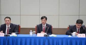 Đồng chí Nguyễn Duy Ngọc thăm, làm việc với Ban quản lý Khu công nghệ cao Trung Quan Thôn
