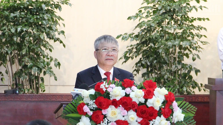 Đồng chí Nguyễn Mạnh Hùng giữ chức Chủ tịch Ủy ban nhân dân thành phố Đà Nẵng Đồng chí Nguyễn Mạnh Hùng giữ chức Chủ tịch Ủy ban nhân dân thành phố Đà Nẵng