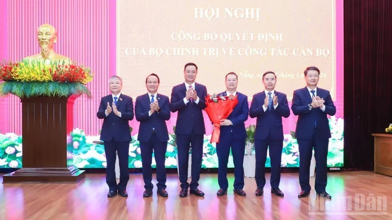 Đồng chí Nguyễn Mạnh Hùng giữ chức vụ Phó Bí thư Thành ủy Đà Nẵng