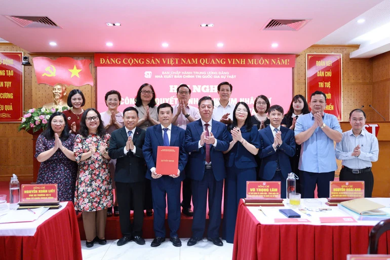 Đồng chí Nguyễn Thái Bình kiêm giữ chức Phó Tổng Biên tập Nhà xuất bản Chính trị quốc gia Sự thật