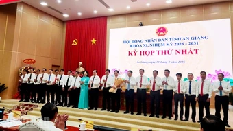 Đồng chí Nguyễn Thanh Nhàn và Hồ Văn Mừng lần lượt giữ chức Chủ tịch Hội đồng nhân dân và Ủy ban nhân dân tỉnh An Giang