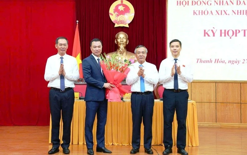 Đồng chí Tô Anh Dũng được bầu giữ chức danh Chủ tịch Ủy ban nhân dân tỉnh Thanh Hóa Đồng chí Tô Anh Dũng được bầu giữ chức danh Chủ tịch Ủy ban nhân dân tỉnh Thanh Hóa