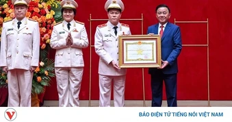 Đồng chí Trần Cẩm Tú dự kỷ niệm 80 năm lực lượng An ninh nội địa