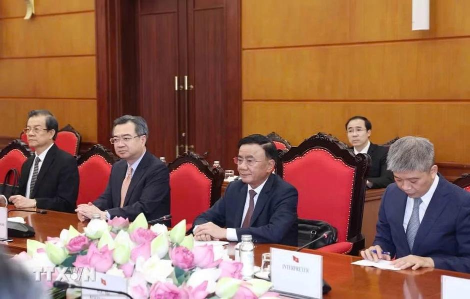 Đồng chí Trần Cẩm Tú tiếp đoàn đại biểu Đảng Dân chủ Tự do Nhật Bản Đồng chí Trần Cẩm Tú tiếp đoàn đại biểu Đảng Dân chủ Tự do Nhật Bản