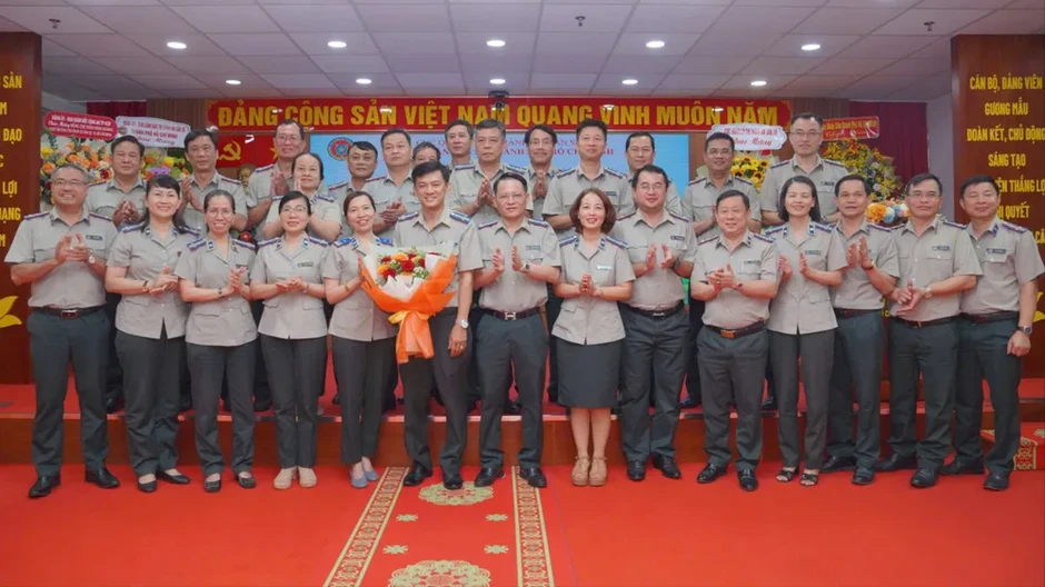 Đồng chí Trần Đình Hoàng giữ chức Phó Trưởng Thi hành án dân sự TPHCM Đồng chí Trần Đình Hoàng giữ chức Phó Trưởng Thi hành án dân sự TPHCM