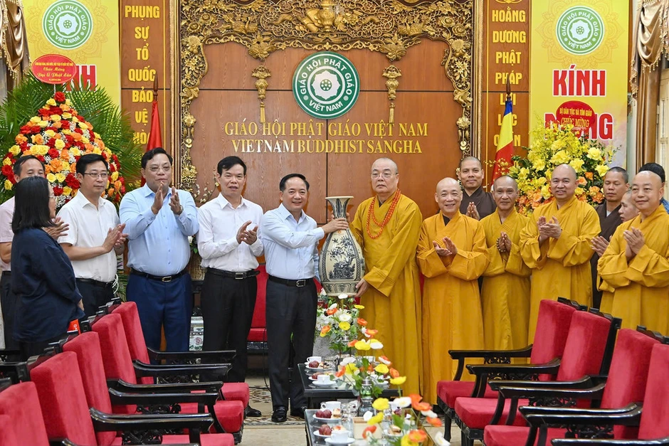 Đồng chí Trịnh Văn Quyết thăm, chúc mừng Trung ương Giáo hội Phật giáo Việt Nam Đồng chí Trịnh Văn Quyết thăm, chúc mừng Trung ương Giáo hội Phật giáo Việt Nam