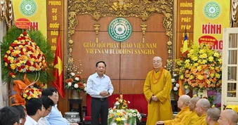 Đồng chí Trịnh Văn Quyết thăm, chúc mừng Trung ương Giáo hội Phật giáo Việt Nam