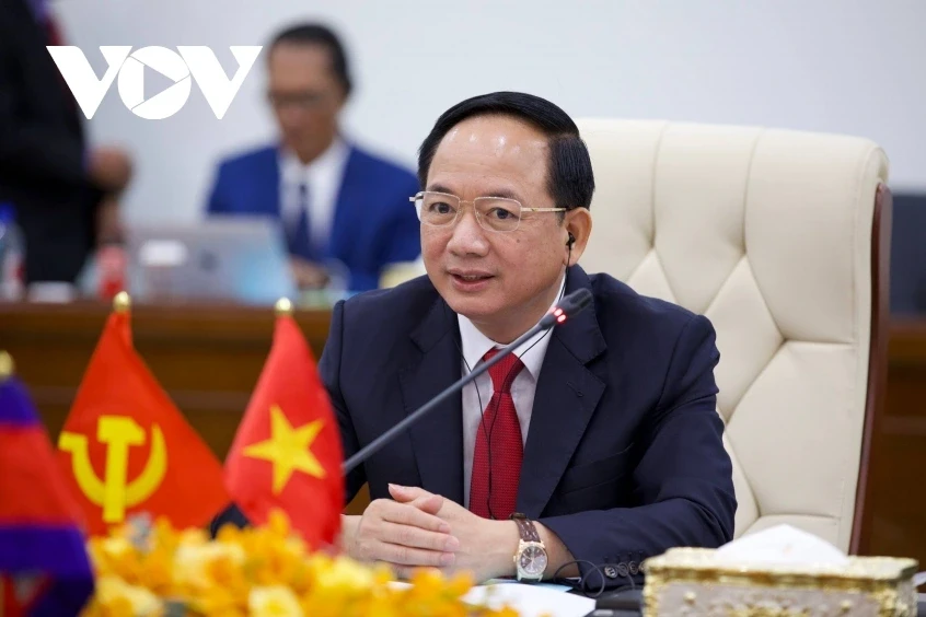 Đồng chí Trịnh Văn Quyết thăm và làm việc tại Campuchia Đồng chí Trịnh Văn Quyết thăm và làm việc tại Campuchia