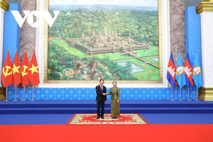 Đồng chí Trịnh Văn Quyết thăm và làm việc tại Campuchia Đồng chí Trịnh Văn Quyết thăm và làm việc tại Campuchia