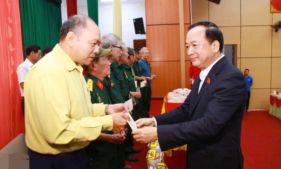 Đồng chí Trịnh Văn Quyết tiếp xúc cử tri tỉnh Tuyên Quang Đồng chí Trịnh Văn Quyết tiếp xúc cử tri tỉnh Tuyên Quang