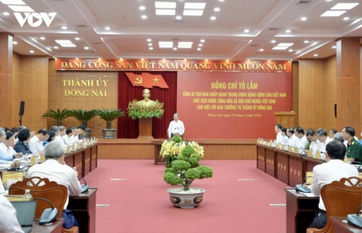 'Đồng Nai phải hướng tới một thành phố hiện đại, văn minh, nghĩa tình, đáng sống' 'Đồng Nai phải hướng tới một thành phố hiện đại, văn minh, nghĩa tình, đáng sống'