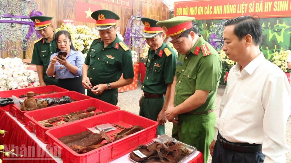 Đồng Nai: Xúc động trước những di vật của liệt sĩ khi cất bốc tại khu vực xã Minh Đức