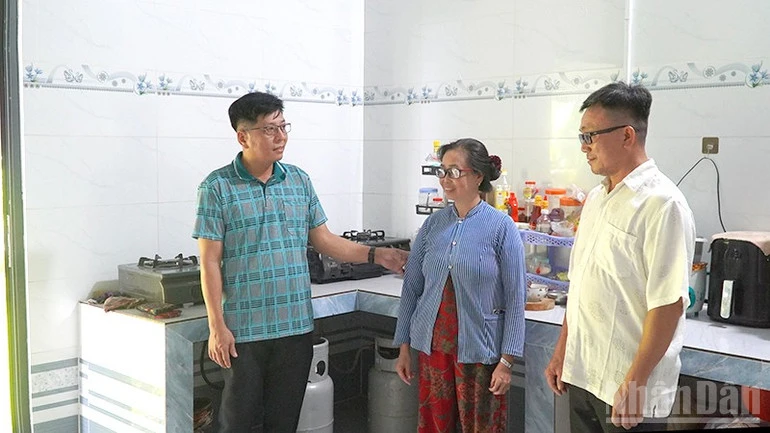 Đồng Tháp: Người dân cho mượn nhà để làm điểm bầu cử, hậu cần Đồng Tháp: Người dân cho mượn nhà để làm điểm bầu cử, hậu cần