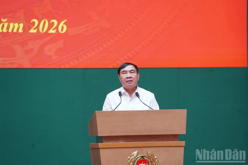 Đưa an ninh thành điều kiện và động lực mới phát triển đất nước Đưa an ninh thành điều kiện và động lực mới phát triển đất nước
