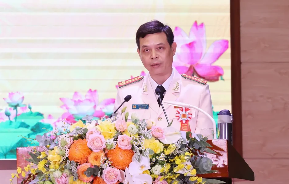 Dựa vào nhân dân, phát huy sức mạnh tổng hợp của hệ thống chính trị trong công tác cảnh vệ Dựa vào nhân dân, phát huy sức mạnh tổng hợp của hệ thống chính trị trong công tác cảnh vệ