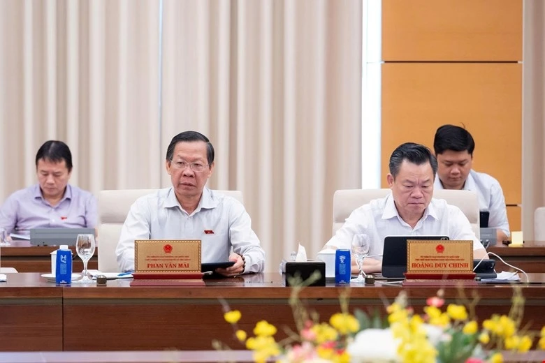 Đưa xuất bản thành ngành kinh tế - công nghệ: Chuyển từ tiền kiểm sang hậu kiểm Đưa xuất bản thành ngành kinh tế - công nghệ: Chuyển từ tiền kiểm sang hậu kiểm
