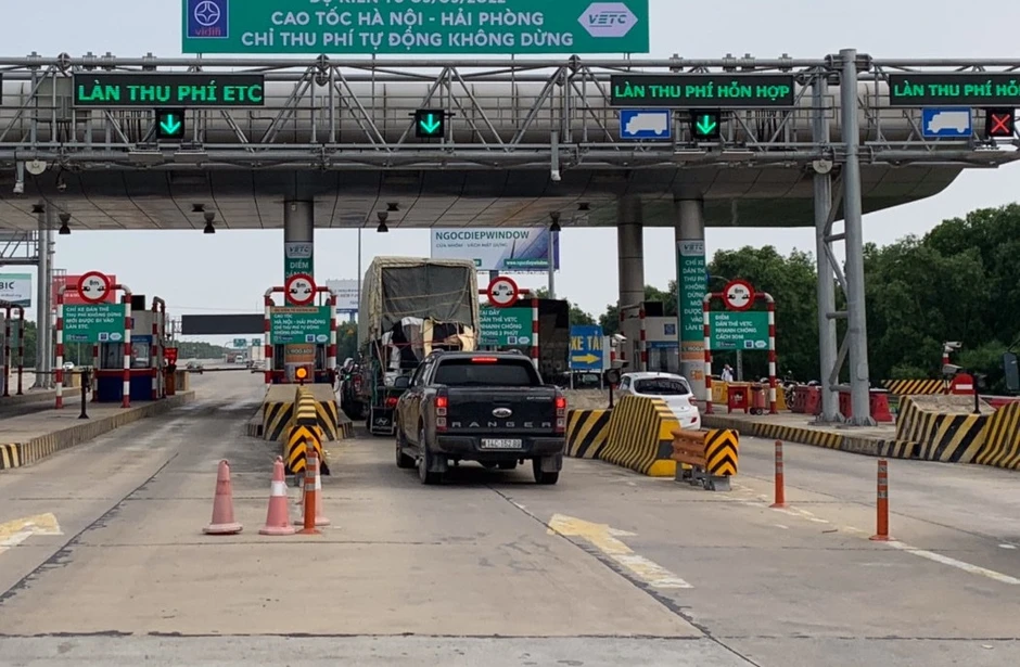 Đừng biến 'trạm thu phí không dừng' thành nơi 'thu phí không điểm dừng' Đừng biến 'trạm thu phí không dừng' thành nơi 'thu phí không điểm dừng'