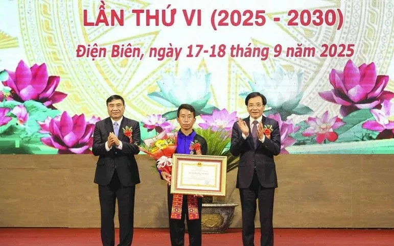 Dũng cảm từ bỏ tư duy cũ, thiết lập 'làn đường ưu tiên' cho khen thưởng đột xuất Dũng cảm từ bỏ tư duy cũ, thiết lập 'làn đường ưu tiên' cho khen thưởng đột xuất