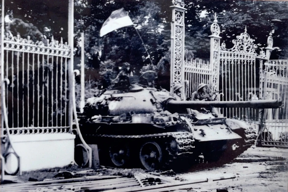 Đường tới toàn thắng 30/4/1975: Đoàn kết chống kẻ thù chung, giáng đòn quyết định Đường tới toàn thắng 30/4/1975: Đoàn kết chống kẻ thù chung, giáng đòn quyết định