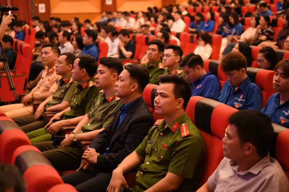 Gần 157.000 cán bộ Đoàn học tập, quán triệt Nghị quyết Đại hội XIV của Đảng Gần 157.000 cán bộ Đoàn học tập, quán triệt Nghị quyết Đại hội XIV của Đảng