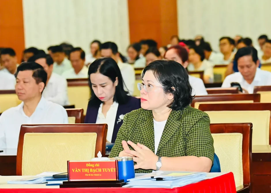 Gần 2,2 triệu đại biểu dự Hội nghị toàn quốc quán triệt, triển khai thực hiện Nghị quyết Hội nghị Trung ương 2, khóa XIV Gần 2,2 triệu đại biểu dự Hội nghị toàn quốc quán triệt, triển khai thực hiện Nghị quyết Hội nghị Trung ương 2, khóa XIV