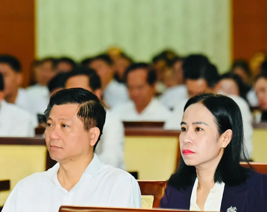 Gần 2,2 triệu đại biểu dự Hội nghị toàn quốc quán triệt, triển khai thực hiện Nghị quyết Hội nghị Trung ương 2, khóa XIV Gần 2,2 triệu đại biểu dự Hội nghị toàn quốc quán triệt, triển khai thực hiện Nghị quyết Hội nghị Trung ương 2, khóa XIV