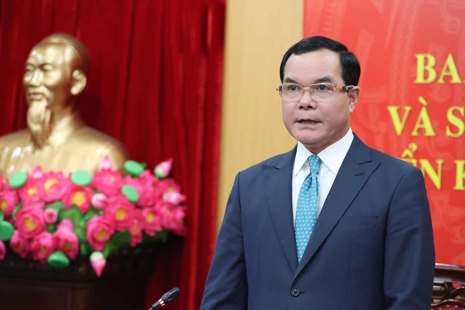 Gắn chặt công tác xây dựng Đảng với thực hiện nhiệm vụ chính trị của từng cơ quan, đơn vị