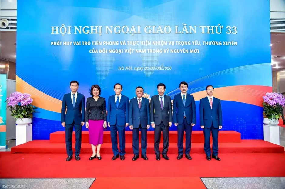 Gắn đối ngoại Đảng và đối ngoại nhân dân với các mục tiêu phát triển nhanh, bền vững