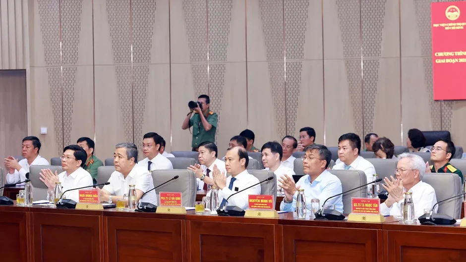 Gắn nghiên cứu lý luận với bảo vệ an ninh quốc gia, bảo đảm trật tự xã hội