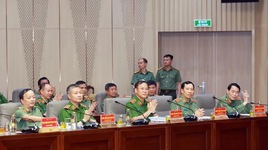 Gắn nghiên cứu lý luận với bảo vệ an ninh quốc gia, bảo đảm trật tự xã hội