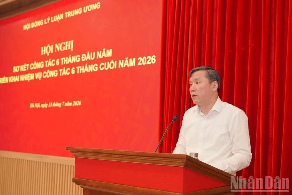 Gắn nghiên cứu lý luận với thực tiễn, nâng cao chất lượng tham mưu, tư vấn chiến lược Gắn nghiên cứu lý luận với thực tiễn, nâng cao chất lượng tham mưu, tư vấn chiến lược