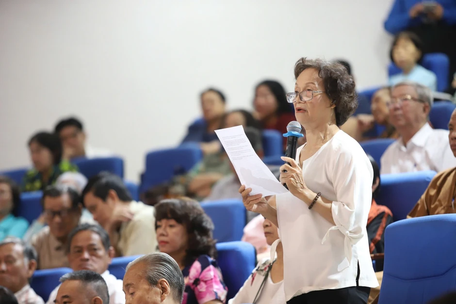 Gặp Bí thư Thành ủy TPHCM, cử tri đánh giá cao việc biến đất "vàng" thành công viên Gặp Bí thư Thành ủy TPHCM, cử tri đánh giá cao việc biến đất "vàng" thành công viên