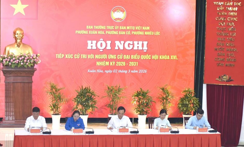 Gặp Bí thư Thành ủy TPHCM, cử tri đánh giá cao việc biến đất "vàng" thành công viên Gặp Bí thư Thành ủy TPHCM, cử tri đánh giá cao việc biến đất "vàng" thành công viên