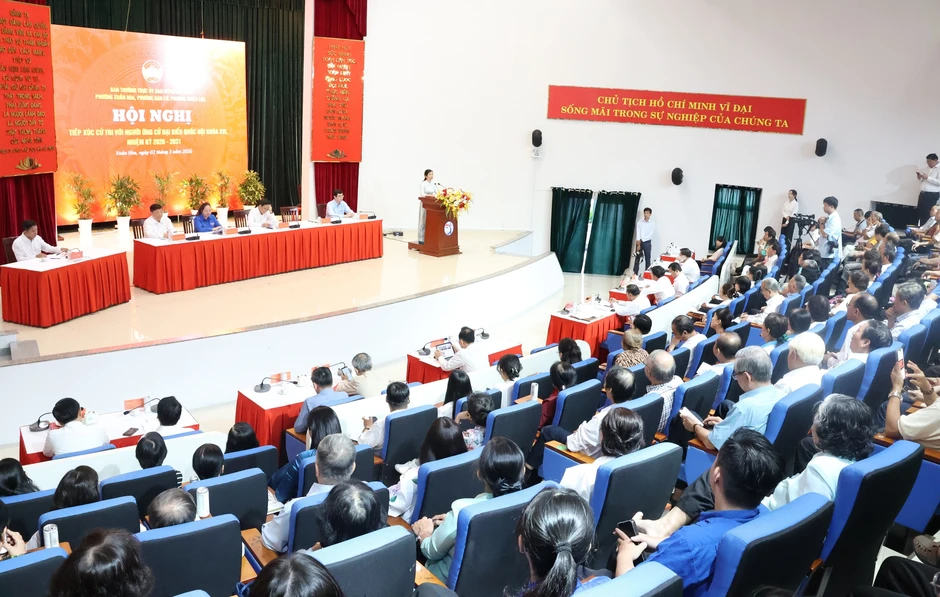 Gặp Bí thư Thành ủy TPHCM, cử tri đánh giá cao việc biến đất "vàng" thành công viên Gặp Bí thư Thành ủy TPHCM, cử tri đánh giá cao việc biến đất "vàng" thành công viên