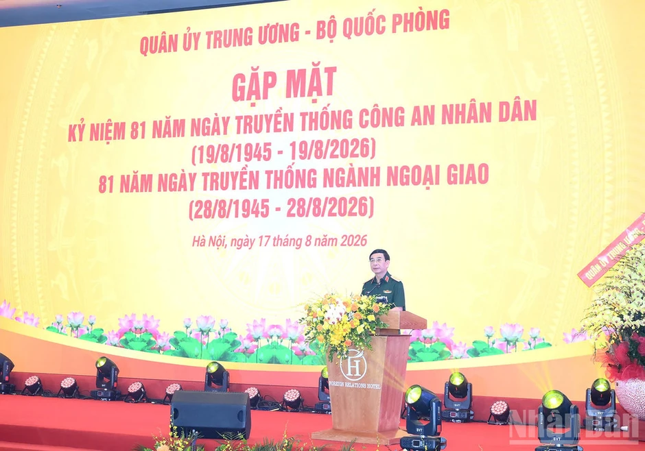 Gặp mặt nhân dịp kỷ niệm Ngày truyền thống ngành công an, ngành ngoại giao Gặp mặt nhân dịp kỷ niệm Ngày truyền thống ngành công an, ngành ngoại giao